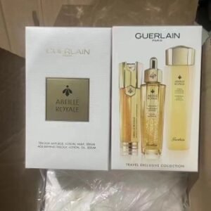 💹245✍️明通版本
新版 娇兰帝皇蜂姿三件套，明通版❗️细节全对版，料体味道对香，充正无忧~中箱8套，大箱16套 ，配中文标