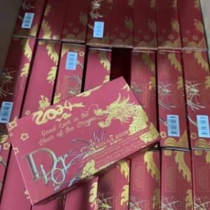 💹55✍️专柜版本
迪奥蓝金口红小样五件套金龙款，细节全对版，市面高版本，非流通普货，支持对比，最新打码3m88，配礼袋，套装内含🔜
丝绒999-哑光888-哑光999-段光520-限量720