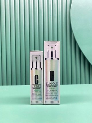 💹32✍️专柜版本
💹35✍️专柜版本
专柜版本,倩碧302美白镭射瓶精华50ml,100ml