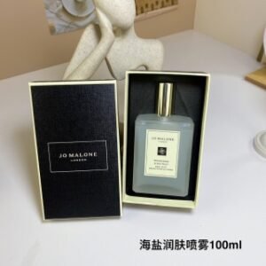 💹48✍️专柜版本
祖马龙润肤喷雾100ml，3个味道🔜英国梨，海盐，蓝风铃