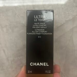 💹42✍️专柜版本
新版 香奈儿持妆粉底液/小魔方粉底液30ml，四色B10-BD01-BD11-BR12，配中文标 日期标