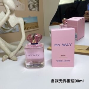 💹45✍️专柜版本
947763新款阿玛尼我的方式蜜语edp女士浓香水90ml！