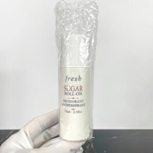 💹38✍️专柜版本
馥蕾诗黄糖走珠止汗露🔜️最新日期❗️Fresh黄糖走珠止汗露75ml。夏日必备,除了不好买没其他缺点了🙅一年四季都需要的,这个真的是断货王,且好评不断,馥蕾诗黄糖止汗滚珠以黄糖为主要成分,有效抑制细菌、止汗、去除体味,蕴含柠檬草和金缕梅,发挥强力止汗功效,并散发清新芳香。不含色素,配方温和,快速干透!纯天然无添加,孕妇可以用,喜欢出汗或者外出较多的MM人手必备噢!