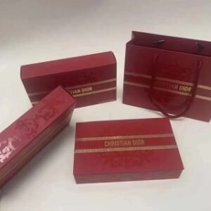 💹65✍️专柜版本，
(下单备注✍️迪奥蓝金口红五件套主题款)
迪奥官网主题蓝金口红小样五件套，对版新春套盒(镜子带Logo，口红底座带2024官网主题）          999丝绒+777丝绒(新色)+840丝绒+764丝绒（新色）+228丝绒（新色）
打码4A02          
件96
配中文+礼袋