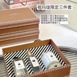 💹70✍️专柜版本
祖马龙明星香氛三件套,英国梨香水30ml, 英国梨蜡烛65g,英国梨沐浴露100ml