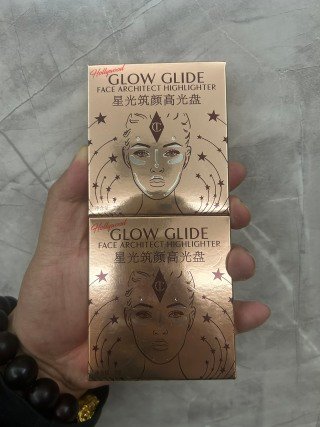 💹45✍️明通版本
新品正装CT星光高光盘修容7g,现货两色,色号:01月光曲-02珠光白!