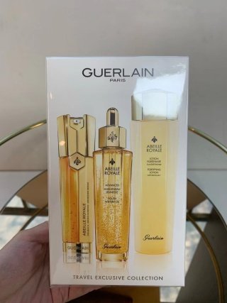 💹260✍️明通版本,
最新版 娇兰帝皇蜂姿三件套,水150ml+复原蜜50ml+双管精华50ml ,黄金三部曲,单品,套装都有