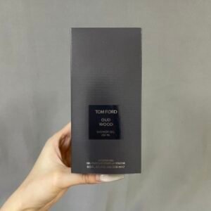 💹25✍️专柜版本
TF乌木沉香沐浴露250ML🔜实拍📷现货❗️TF乌木沉香沐浴露!芬芳尽显风华~一抹清新的沐浴，让你放松身心，忘却一天的烦恼，温暖的沐浴水，让你的肌肤感受到温柔的呵护，放松身心