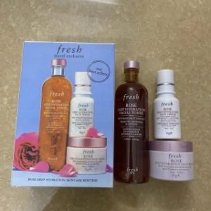 💹80✍️专柜版本
平价款馥蕾诗玫瑰保湿三件套 内含:玫瑰水250ml,精华30ml,面霜50ml
