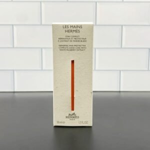 💹16✍️专柜版本,价格调整
中样50ml ,可配中文标,独家私模,细节全对版,味道对香,市面最高版本,非流通普货,正品质量直供,支持对比✔️爱马仕护手霜小样50ml!这款香氛护手霜有机构认证
百分之90多纯天然成分,功效据说还有修复手纹。这可不是一般护手霜可比的,真的是要么不出 ,一出及封神,绝对可以代表它家。