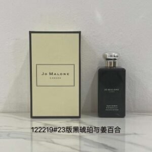 💹55✍️专柜版本
祖马龙24新款黑瓶100ml！味道：现货123629香根草与香子兰，122257没药与冬加豆，122219黑琥珀与姜百合，122295丝绒玫瑰与乌木。

还没到
乌木与佛手柑，茉莉与金盏花。