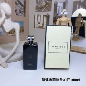 💹55✍️专柜版本
黑瓶新版 馥郁末药与冬加豆100ml
祖玛珑馥郁典藏系列
Jo Malone Myrrh Tonka,2016
品牌：祖马龙
调香师：Mathilde Bijaoui
属性：中性香
香调：东方调
前调：薰衣草
中调：没药
后调：零陵香豆香草杏仁