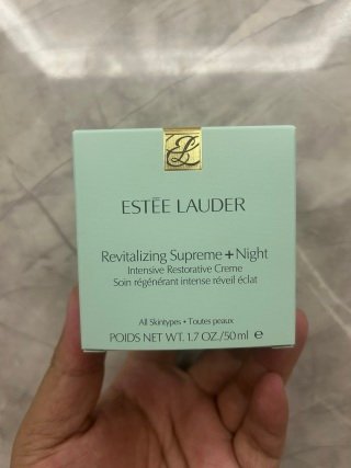 💹70✍️明通版本,
雅诗兰黛智妍晚霜50ml.最新日期.瓶身不花不掉漆.膏体对版.最新日期.市场独家质量.非流通货.供平台.可配中文!
