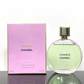 💹45✍️专柜版本,三款浓香100ml
香奈儿邂逅香水100ml浓香型,金属盖子,三个味道:邂逅粉色圣诞/邂逅粉色浓香,邂逅黄色浓香,邂逅绿色浓香