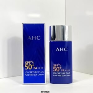 💹18✍️专柜版本
AHC小蓝防瓶晒霜50ml🔜配防伪版❗️ AHC防晒霜不管大是人还是小孩，都以可放心使用，成中分含有积雪草，🌴山茶花，马齿苋，绿茶等种多植物萃取物，💘明星成分透质明酸，深入肌肤，快速定位受损细胞，修复光损伤，改善老痕化迹，一款真正义意上的养护结合防晒霜💢