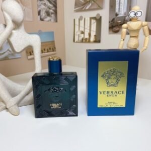 💹45✍️专柜版本
范思哲爱神浓香精100ml
Versace Eros Parfum,2021
品牌:范思哲
属性:男香
香调:馥奇东方调
前调:薄荷柠檬
中调:苹果天竺葵
后调:零陵香豆琥珀