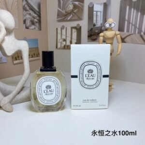 💹45✍️专柜版本
蒂普提克永恒之水100ml
Diptyque L'Eau Eau de Toilette,1968
品牌:蒂普提克
调香师:Desmond Knox-L..
属性:中性香
香调:东方调
前调:肉桂玫瑰
中调:天竺葵
后调:公丁香檀香木