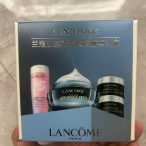 💹100✍️专柜版本
新品 兰蔻小黑瓶眼霜奢美礼盒套装(小黑瓶发光眼霜15ml+小黑瓶发光眼霜5ml×2+兰蔻粉水50ml×1 )