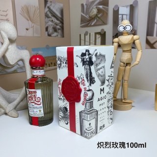 💹70✍️专柜版本
潘海利根新款香水100ml!味道:炽烈玫瑰,幸运四叶草,无畏香草,初醒桂香,静谧檀木 !