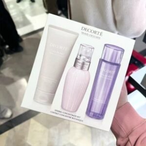 💹110✍️专柜版本
新版 黛珂紫苏三件套!内含:白泥洗面奶125ml,牛油果乳液150ml,紫苏水150ml。