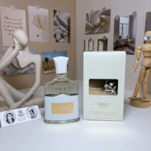 💹50✍️专柜版本
恺芮得克雷德拿破仑之水女士（成功女士）100ml
Creed Aventus for Her,2016
品牌：恺芮得
属性：女香
香调：果香西普调
前调：苹果香柠檬广藿香柠檬粉红胡椒紫罗兰
中调：麝香玫瑰檀香木安息香
后调：黑加仑桃子琥珀紫丁香依兰