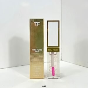 💹38✍️专柜版本
TF金箔唇油6ml!来自真金的高级感!!TF新品贵到我心坎上了..
有被TF这个新品震惊到...里面真的有金箔耶!!拿出来补妆感觉自己已经是千金大小姐了!上嘴直接给俺三天大干唇滋润
而且还是温感变色~是那种清透的樱花粉调
