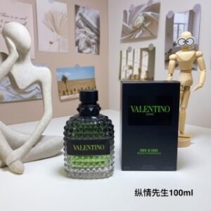 💹60✍️专柜版本
华伦天奴纵情先生香水100ml
🔜 一比一质量❗️华伦天奴罗马男士（纵情先生）100ml
Valentino Uomo Born in Roma Green Stravaganza,2024
品牌：华伦天奴
属性：男香
香调：馥奇东方调
前调：香柠檬
中调：咖啡
后调：香根草