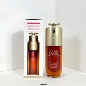 💹50✍️专柜版本
娇韵诗双萃精华九代小胖子50ml！脸蛋一夜回春｜精华篇简装白盒娇韵诗小胖子双萃精华小胖子设计略带点可爱 新版是没有盖子的按钮可根据用量旋转调节，精华也依然是水油分离的，新版成分也有升级，维稳抗老，祛黄提亮yyds！！