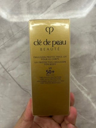 💹32✍️专柜版本
24年新品cpb身体防晒霜100ML