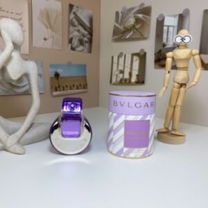 💹55✍️专柜版本
宝格丽木盒圆筒紫晶女士65ml
Bvlgari Omnia Amethyste
香调:木质花香调
前调:绿叶葡萄柚
中调:鸢尾花玫瑰
后调:天芥菜木质香
属性:女香
