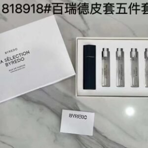 💹75✍️专柜版本
百瑞德皮套试管五件套内含味道:无人区玫瑰,花序,白色浪漫,郁金香,非洲之旅!