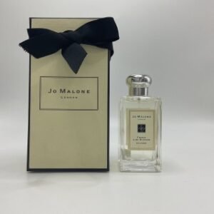 💹40✍️专柜版本
祖马龙香水经典款100ml!味道:菩提花,栀子花,154号。