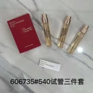 💹45✍️专柜版本，三件套
💹70✍️专柜版本，五件套
吉安试管香水小样2ml三件套
吉安试管香水小样11ml五件套