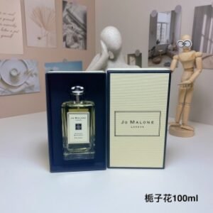 💹40✍️专柜版本
祖马龙经典栀子花100ml
Jo Malone Vintage Gardenia,2004
品牌：祖玛珑
调香师：Jo Malone
属性：女香
香调：花香调
栀子花晚香玉没药焚香小豆蔻
檀香木风信子
