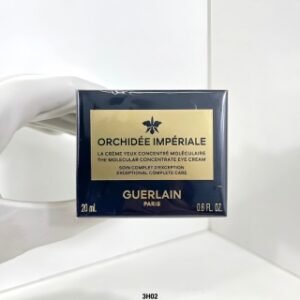 💹55✍️专柜版本
新版娇兰御庭兰花眼霜15ml🔜0E03编码！最新版❗️娇兰御廷兰花卓能焕活修护眼霜眼唇霜15ml✨法国顶级皇室品牌，娇兰最顶级的极致修护眼霜👀一款堪称除了贵，没有任何缺点的眼霜，保湿提拉紧致抗皱✔️兰花的非凡生命力，令眼部肌肤如愈新颜。 肌肤在白天和夜晚有不同的特殊需求：日间需要抵御外界侵害，夜间则是肌肤焕新的黄金时刻❗️全新御廷兰花卓能焕活修护眼唇霜蕴含昼夜*焕活复合物，可适应肌肤的自然规律。白天使用，润泽、平滑并强💢
