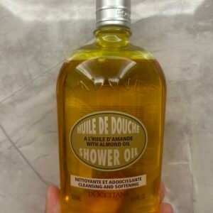 💹55✍️明通版本
欧舒丹沐浴油杏仁甜扁桃紧致沐浴油沐浴露500ML，配喷头，可配中文标，需要下单备注！