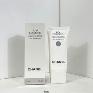 💹22✍️专柜版本
香奈儿美白uv防晒隔离霜30ml!妆前乳+防晒×隔离霜 三合一,30ml,持妆遮瑕保湿,防晒、隔离、打底,均匀肤色,持久滋润,改善肤质,一款超人气,真的是透亮透亮的✨