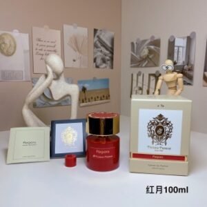💹75✍️专柜版本
蒂齐纳泰伦斯月相系列-红月100ml
Tiziana Terenzi Porpora,2017
调香师:Paolo Terenzi
属性:中性香
香调:花香东方调
前调:玫瑰树莓公丁香肉桂
中调:玫瑰焚香广藿香罂粟花
后调:没药麝香琥珀安息香脂板栗