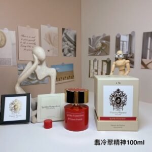 💹75✍️专柜版本
蒂齐纳·泰伦斯月相系列-翡冷翠精神100ml
Tiziana Terenzi Spirito Fiorentino,2019
调香师:Paolo Terenzi
属性:中性香
香调:木质花香调
前调:藏红花橙子莱莉百合
中调:龙涎香依兰木兰铃兰
后调:皮革桦木木质香橡木苔麝香檀香木