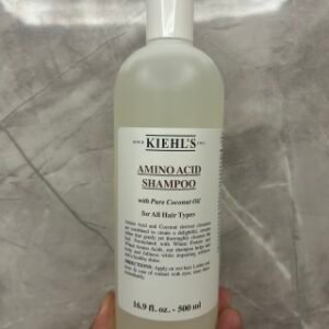 💹42✍️明通版本
科颜氏椰香洗发水500ml,新日期,可配中文标,需要下单备注,味道十分好闻,浓浓的椰香✨洗发水泡沫细腻,不含硅油,清洁成分是温和的氨基酸和椰子油噢‼️护发素在头发上停留3分钟基本就被吸收了,对头皮头发具有滋养效果噢~落发也变少了,好用到爆炸。效果也是杠杠的!科颜氏氨基酸椰香洗护/瓶💢
