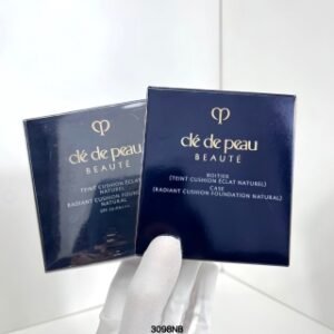 💹45✍️专柜版本,24 新款
CPB光颜柔光粉饼24款5g!CPB柔光蜜粉饼光颜蜜粉饼。CPB!混油皮亲妈粉饼来咯!!!5q除了贵没毛病,CPB蜜粉饼这款真的好适合混油皮的集美,隐形毛孔绝了真的,亲测有效贵真的是有它贵的道理💢