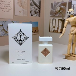 💹75✍️专柜版本
因提诺私人香氛模范90ml
Initio Parfums Prives Paragon,2022
品牌:因提诺私人香氛
属性:中性香
香调:辛辣木质调
前调:薰衣草鼠尾草香柠檬
中调:李子绿檀木胡椒
后调:檀香木沉香(乌木)