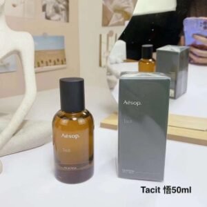 💹45✍️经典
💹50✍️新款
伊索香水50ml经典味道：悟，炽，馥，马拉喀什馥郁，艾底希思！
新款味道：咏之花影，薇绿！