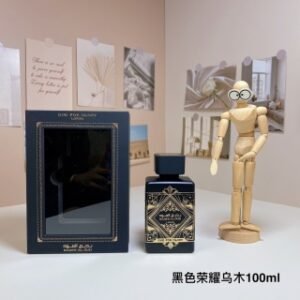 💹70✍️专柜版本
拉塔法香氛黑色荣耀乌木100ml
Bade'e Al Oud Oud for Gloryl
香调:木质东方调
前调:藏红花肉豆蔻薰衣草
中调:沉香(乌木)广藿香
后调:沉香(乌木)广藿香麝香
属性:中性香
标签:温暖辛辣沉香清新辛辣广藿香