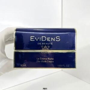 💹62✍️专柜版本
伊菲丹三重胶原面霜50ml ) P811编码！❗️可配中文标+防伪✔伊菲丹修护面霜50ml👉真的是“有钱真好”的优质代表!。用一次就有一次的效果， 晚上涂两层一觉睡醒甚至感觉比他们家超级面膜还牛掰! 那种一整个水光发亮细嫩丰盈的贵妇好皮肤感，尤其是睡前脸上还泛着红感觉自己皱皱巴巴的敏肌一夜回春真不是做梦...太不可替代... OK不得不承认，有些贵妇产品真的跟其他东西有壁，不知道咋夸了..好用麻了