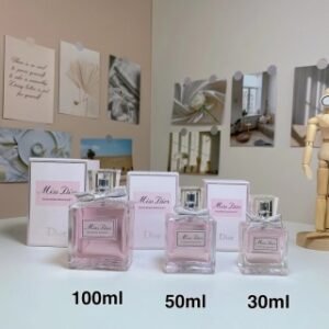 💹45✍️专柜版本
30ml暂时断货，现货味道：
迪奥丝带甜心女士淡香24款50ml
迪奥丝带甜心女士淡香24款100ml