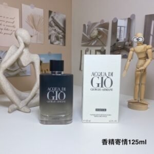 💹50✍️专柜版本
阿玛尼寄情男士香精版/黑色渐变寄情男士香水125ml
Giorgio Armani Acqua di Gio Parfum,2023
品牌：阿玛尼
属性：男香
香调：水生木质调
前调：海水香柠檬
中调：天竺葵快乐鼠尾草迷迭香
后调：乳香广藿香