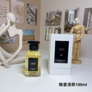 💹75✍️专柜版本
晚香滴翠100ml
娇兰艺术沙龙-
GuerlainJoyeuseTubereuse,2017
品牌:娇兰
属性:中性香
调香师:ThierryWasser
Delphine Jelk
香调:花香调
前调:绿叶
中调:晚香玉百合茉莉
后调:香草檀香木香根草