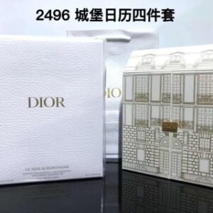 💹115✍️专柜版本
迪奥城堡日历四件套!内含:真我,甜心,999,花蜜精华!