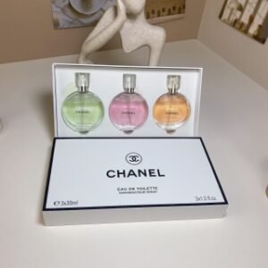 💹50✍️普通
香奈儿中样邂逅三件套30ml×3个，带喷头，内含：粉邂逅，黄邂逅，绿邂逅
